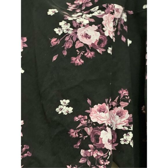 Torrid purple roses black pull on leggings Sz 4 - Picture 2 of 2